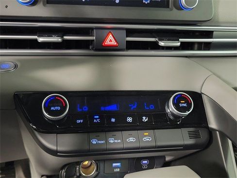 Used 2025 Hyundai Elantra Sport image 24