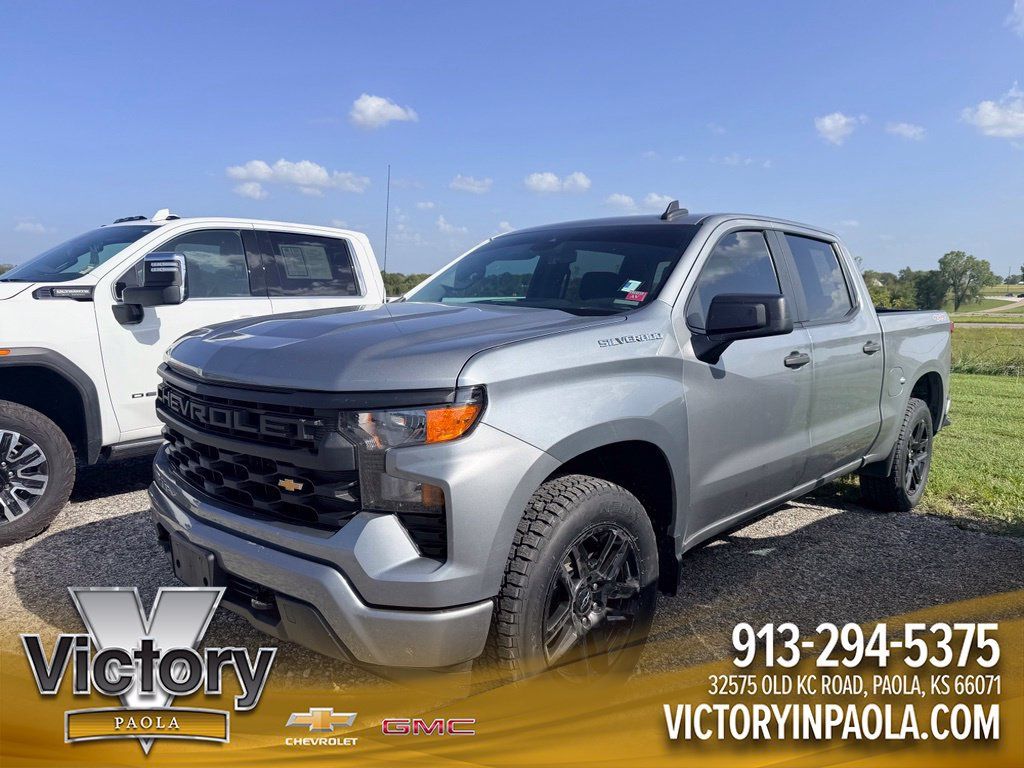 Used 2023 Chevrolet Silverado 1500 Custom AWD/4WD image 1