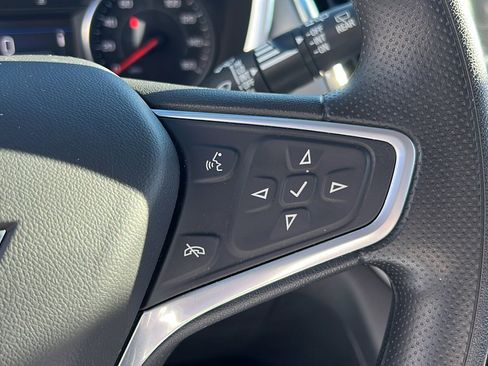 Used 2022 Chevrolet Equinox LT image 18