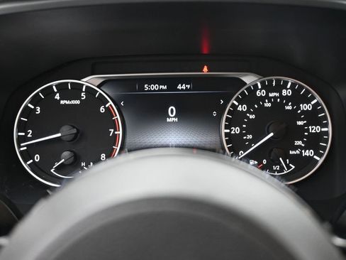 Used 2023 Nissan Rogue SV image 16