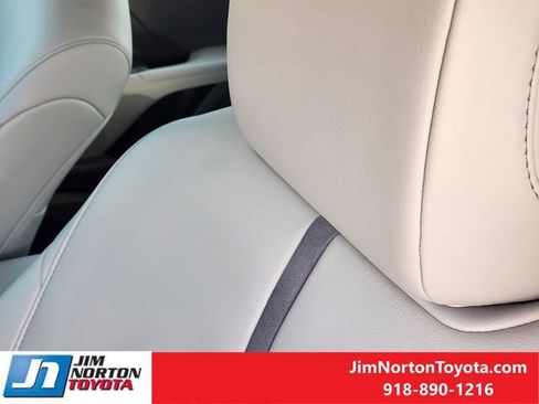 Used 2024 Toyota Camry SE FWD image 15