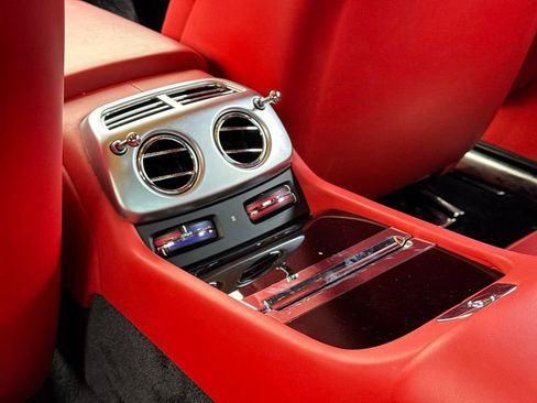 Used 2017 Rolls-Royce Wraith RWD image 14