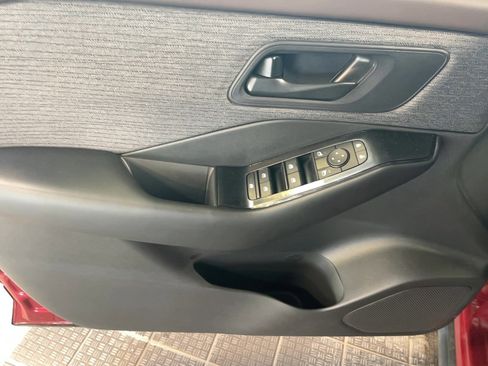 Used 2023 Nissan Rogue S image 13