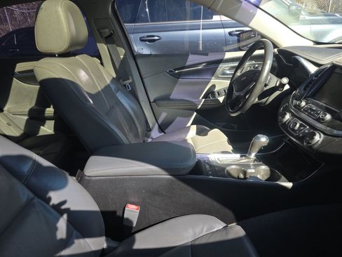 Used 2018 Chevrolet Impala LT w/ Sunroof and Spoiler Package image 8