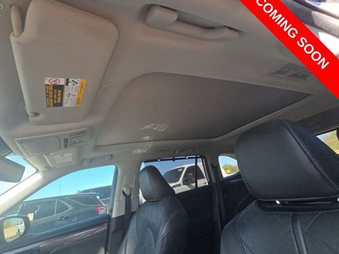 Used 2021 Toyota Highlander Platinum image 7