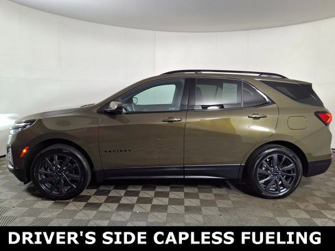Used 2024 Chevrolet Equinox RS image 2