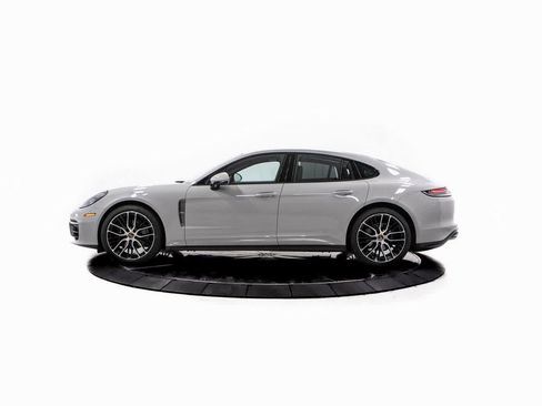 Certified 2022 Porsche Panamera Platinum Edition image 2