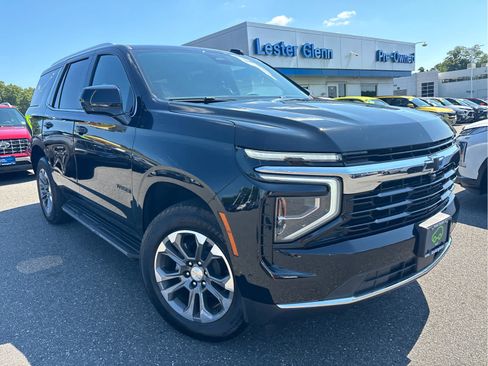 Certified 2025 Chevrolet Tahoe LS w/ LPO, Dark Essentials Package AWD/4WD image 3