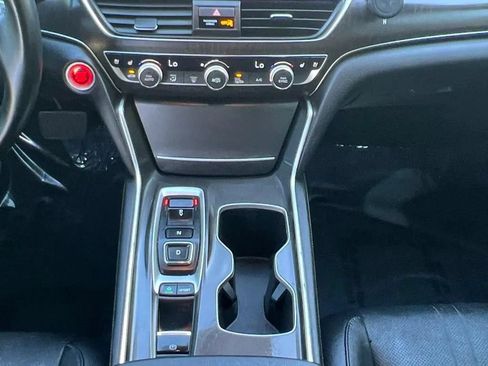 Used 2019 Honda Accord Touring image 12