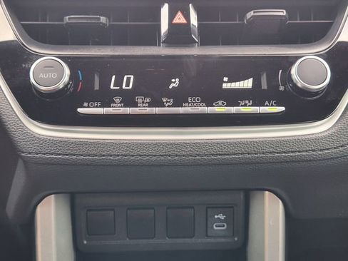 Used 2025 Toyota Corolla Cross AWD Hybrid image 17