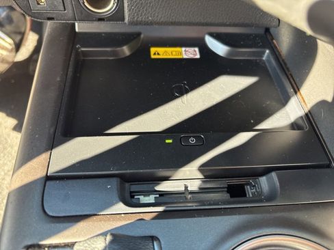 Used 2022 Toyota Camry XSE image 23