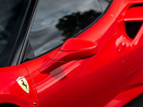 Used 2017 Ferrari 488 GTB image 13