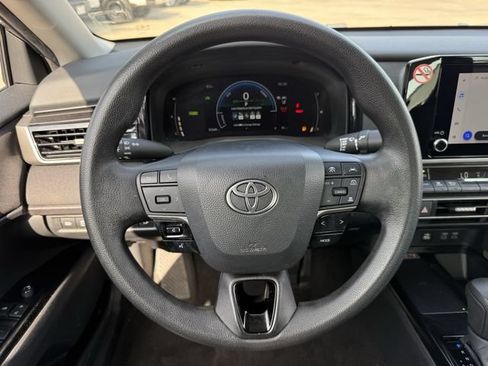 Used 2025 Toyota Camry LE FWD image 14