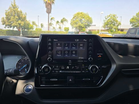 Used 2022 Toyota Highlander Limited FWD image 31