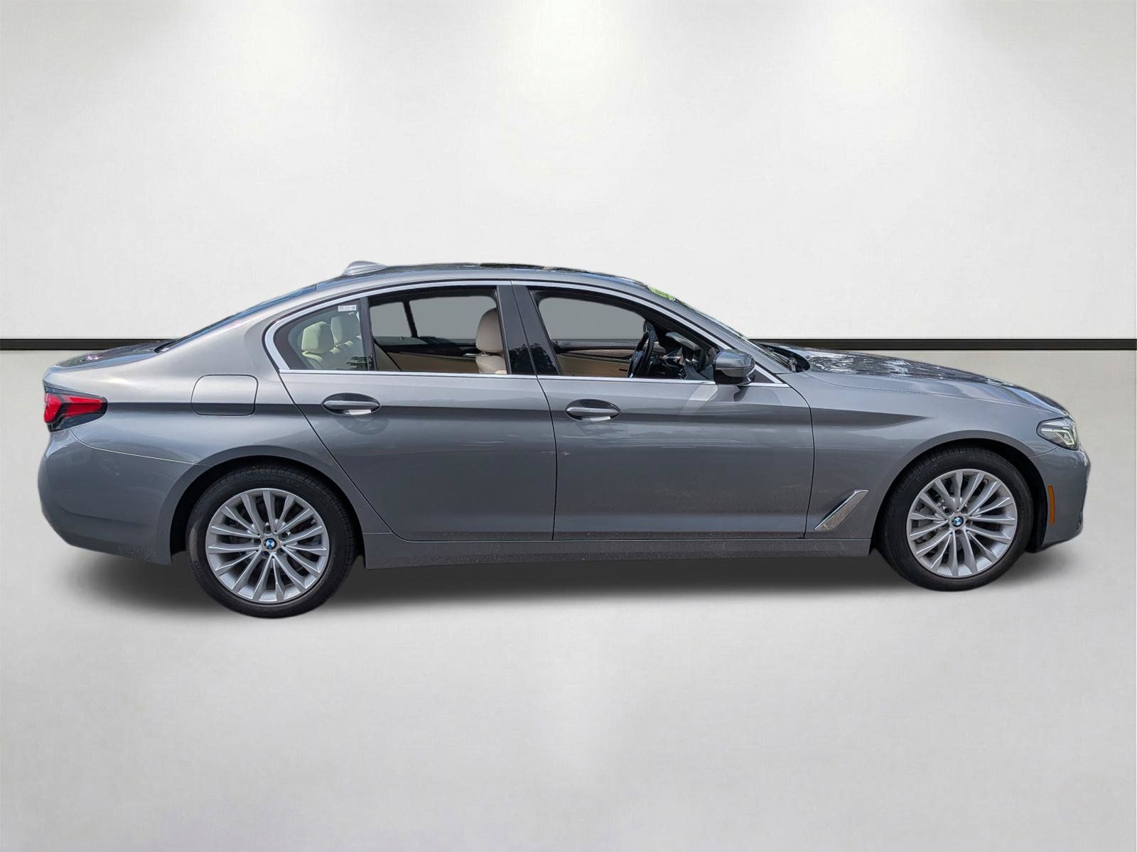 Used 2023 BMW 530i RWD image 3