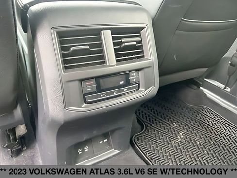 Used 2023 Volkswagen Atlas SE w/ Black Wheel Package AWD/4WD image 21