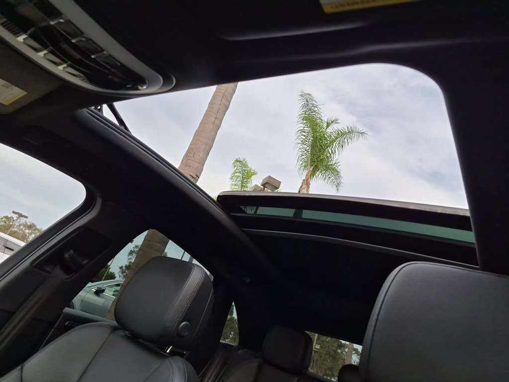 Used 2021 Porsche Macan AWD/4WD image 19