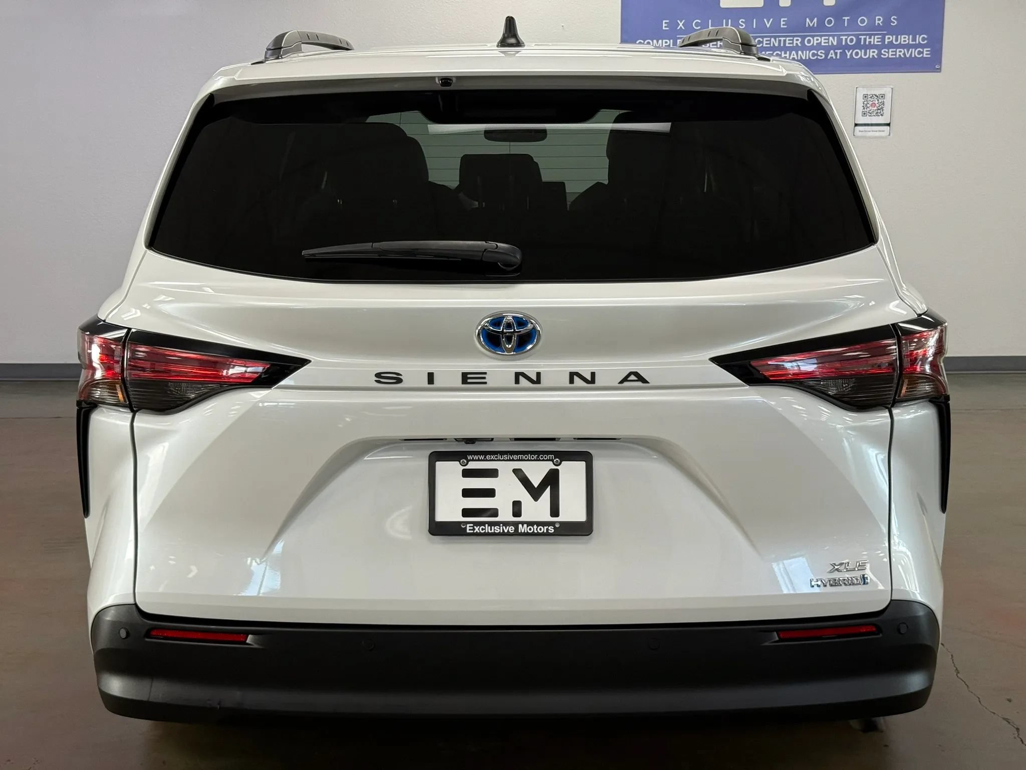 Used 2022 Toyota Sienna XLE w/ XLE Plus Package FWD image 6