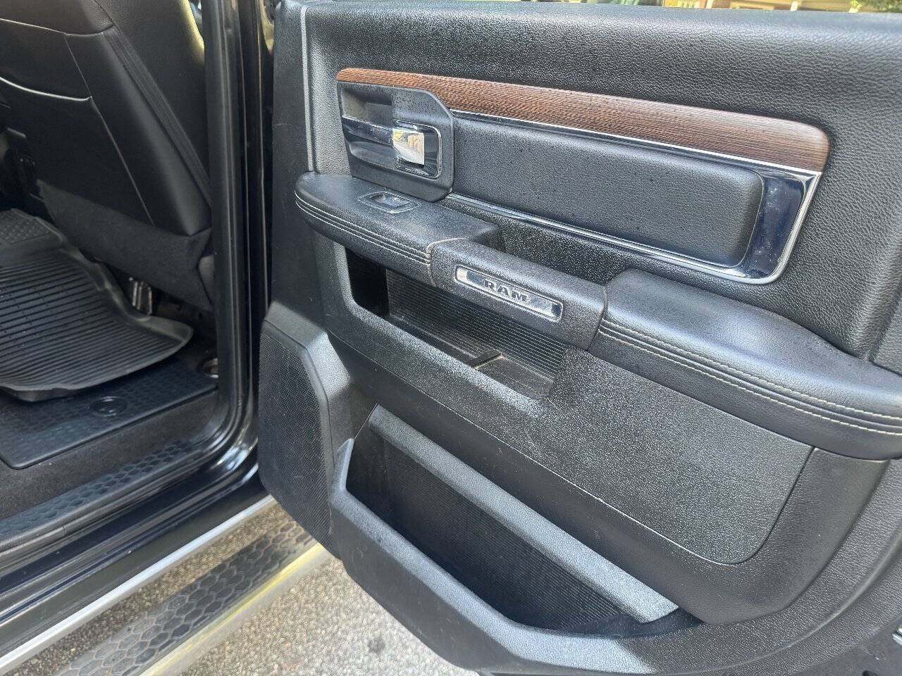 Used 2017 RAM 1500 Laramie w/ Convenience Group AWD/4WD image 24
