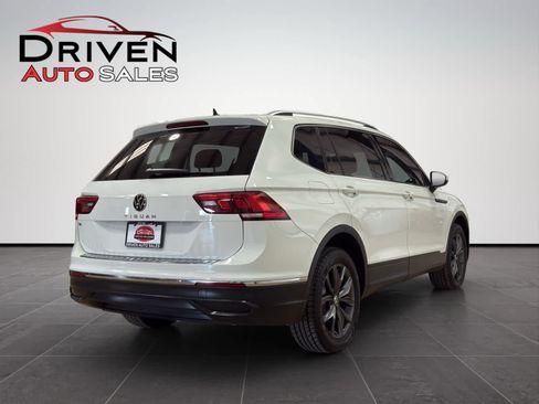 Used 2022 Volkswagen Tiguan SE image 5