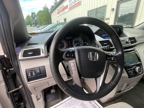 Used 2016 Honda Odyssey SE image 14