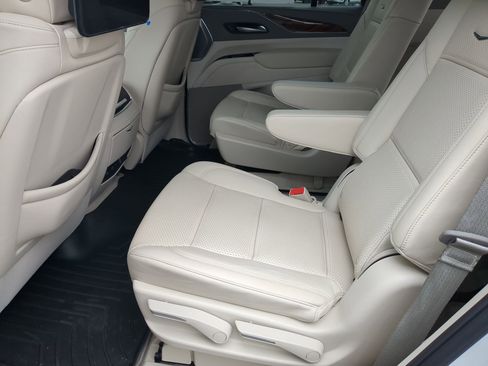 Certified 2024 Cadillac Escalade Premium Luxury Platinum AWD/4WD image 24