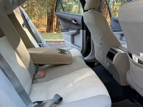 Used 2012 Toyota Camry LE image 12