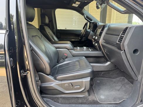 Used 2018 Ford Expedition Limited AWD/4WD image 30