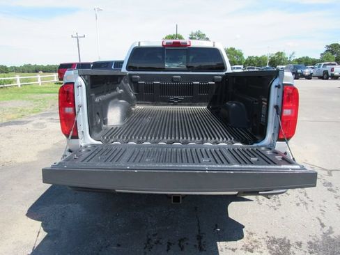 Certified 2019 Chevrolet Colorado LT w/ LT Convenience Package AWD/4WD image 31