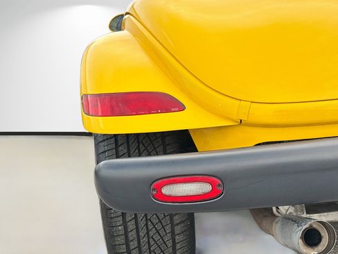 Used 2002 Chrysler Prowler RWD image 10