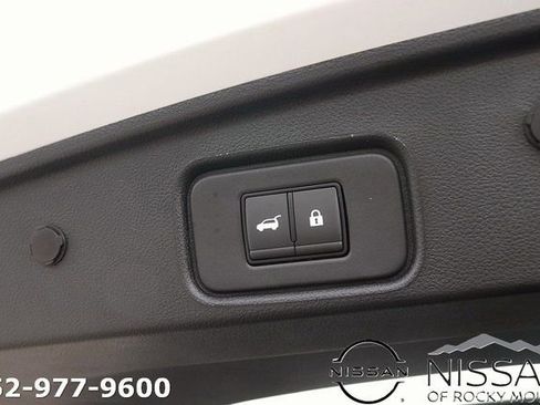 New 2026 Nissan Pathfinder SL w/ SL Premium Package AWD/4WD image 17