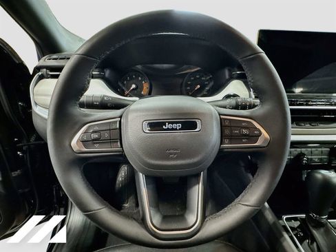 Used 2025 Jeep Compass Limited AWD/4WD image 10