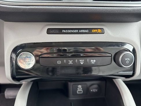 Used 2025 Ford Escape SE FWD image 20