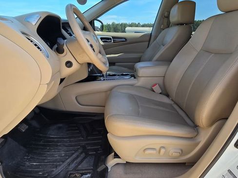 Used 2014 Nissan Pathfinder Platinum w/ Platinum Premium Package image 17