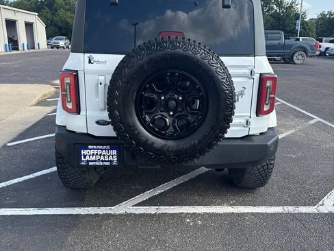 Used 2024 Ford Bronco Outer Banks AWD/4WD image 3
