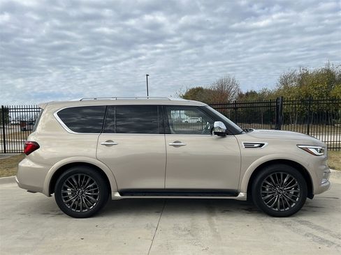 Used 2022 INFINITI QX80 Sensory w/ Cargo Package image 3
