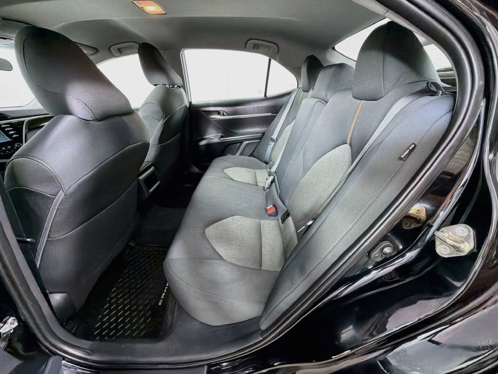 Used 2020 Toyota Camry LE FWD image 23