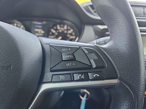 Used 2017 Nissan Rogue S FWD image 22
