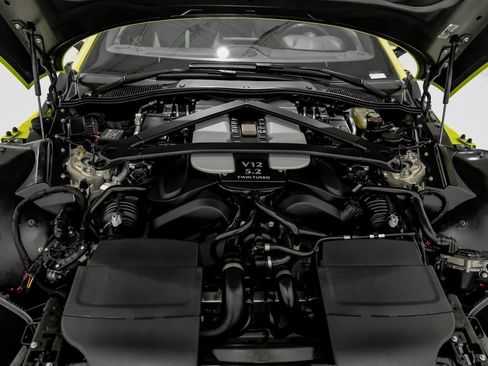 Used 2023 Aston Martin V12 Vantage image 41