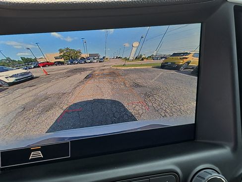 Used 2023 GMC Terrain SLT AWD/4WD image 19
