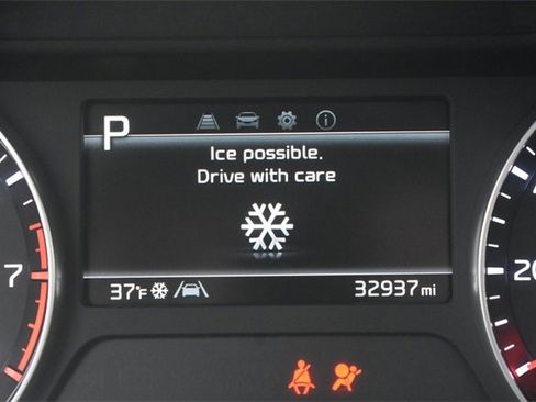 Certified 2023 Kia Forte LXS w/ LXS Technology Package image 23