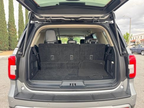 Used 2024 Ford Expedition XLT RWD image 20