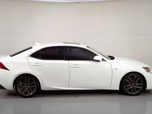 Used 2019 Lexus IS 300 F Sport w/ F Sport Package image 51