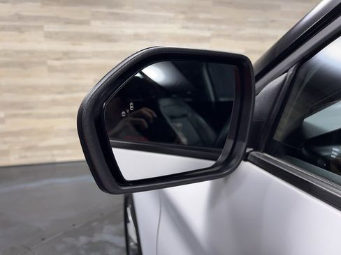 Used 2023 Ford Explorer Limited image 31