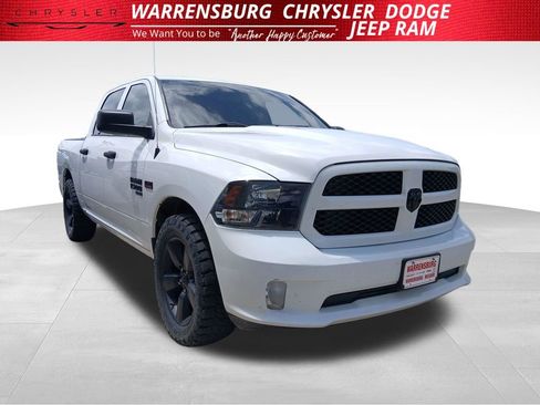Used 2019 RAM 1500 Express w/ Express Value Package AWD/4WD image 1