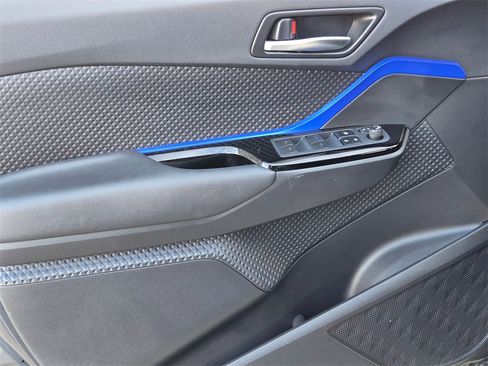 Used 2021 Toyota C-HR XLE image 11