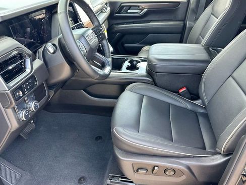 Used 2025 GMC Yukon Elevation image 6