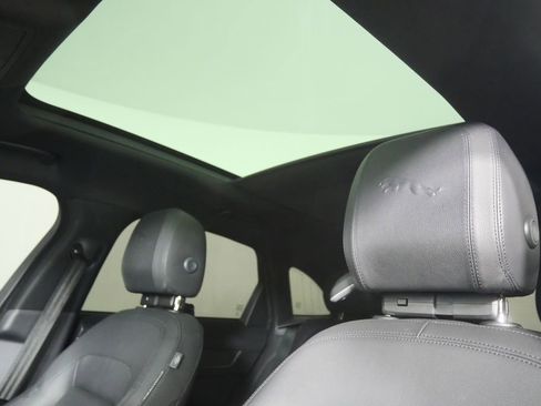 Used 2023 Jaguar F-PACE S AWD/4WD image 10