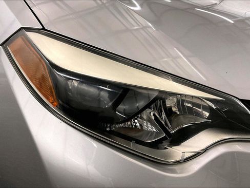 Used 2015 Toyota Corolla LE image 27