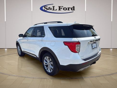 Certified 2023 Ford Explorer XLT w/ Equipment Group 202A AWD/4WD image 5